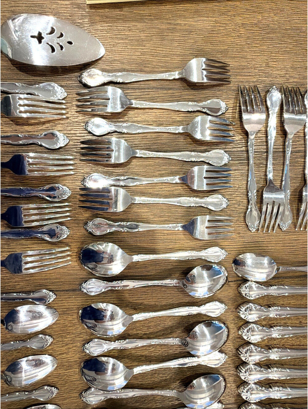 Oneida Community Silverplate Flatware Forks Knives Spoons 12 Servings 63 Pc - Picture 14 of 16